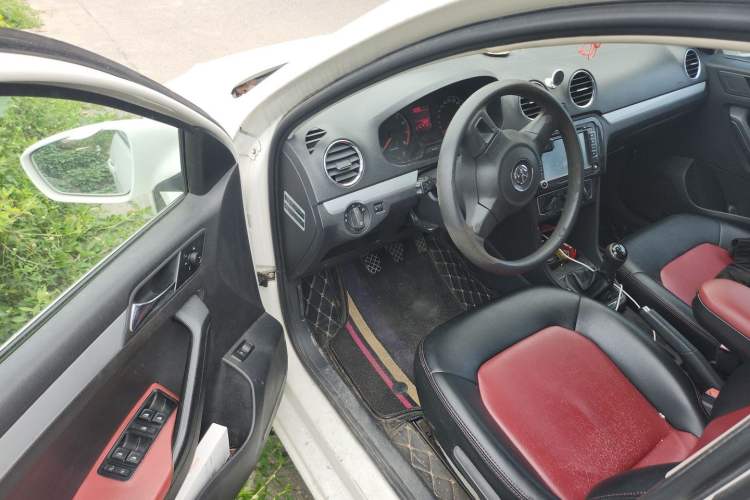 Used Volkswagen Jetta 2015 1.6L Manual Comfort Model Driver Seat