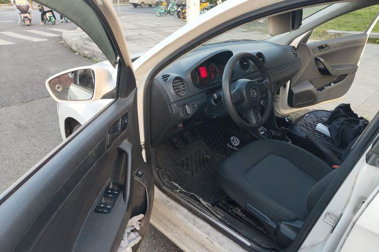 Used Volkswagen Jetta 2015 1.6L Manual Fashion Edition Driver Seat