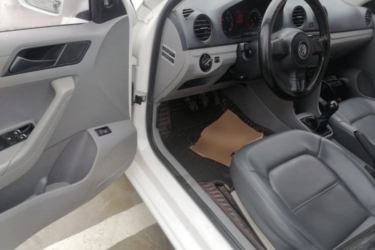 Used Volkswagen Jetta 2015 1.6L Manual Fashion Edition Driver Seat