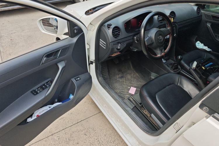 Used Volkswagen Jetta 2015 1.4L Manual Fashion Model Driver Seat