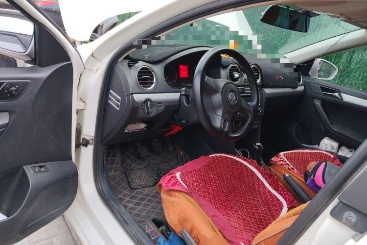 Used Volkswagen Jetta 2015 1.6L Manual Comfort Model Driver Seat
