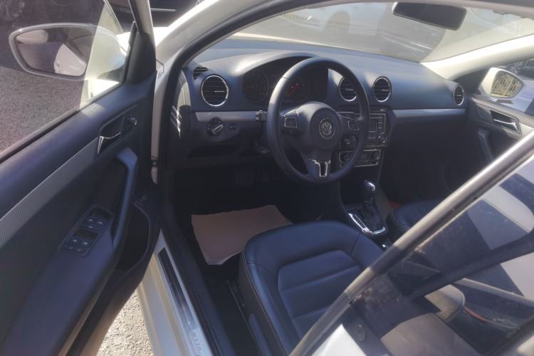 Used Volkswagen Jetta 2015 1.6L Automatic Luxury Model Driver Seat