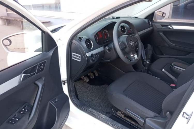 Used Volkswagen Jetta 2015 1.6L Manual Comfort Model Driver Seat