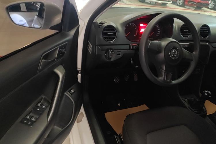 Used Volkswagen Jetta 2015 1.6L Manual Fashion Edition Driver Seat