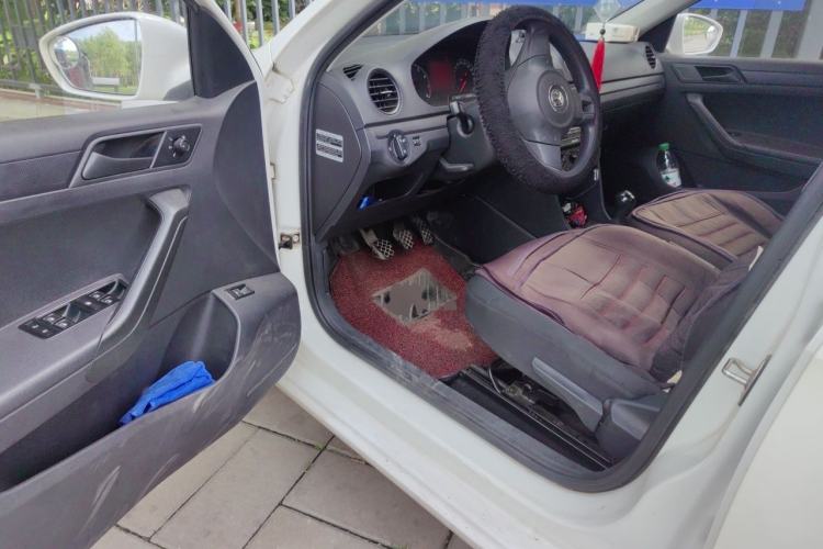 Used Volkswagen Jetta 2015 Value Edition 1.6L Manual Fashionable Style Driver Seat