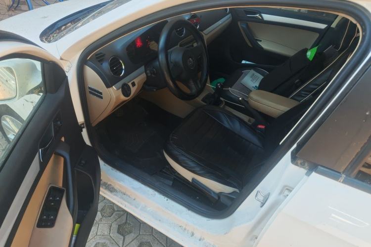 Used Volkswagen Jetta 2015 1.6L Manual Comfort Model Driver Seat
