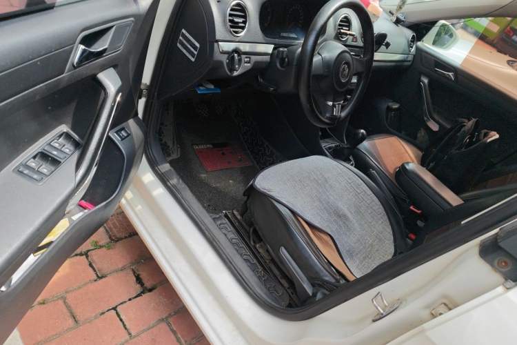 Used Volkswagen Jetta 2015 Zhuihui Edition 1.4L Manual Fashion Model Driver Seat
