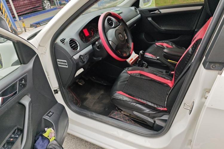 Used Volkswagen Jetta 2015 Zhuihui Edition 1.6L Manual Comfort Model Driver Seat