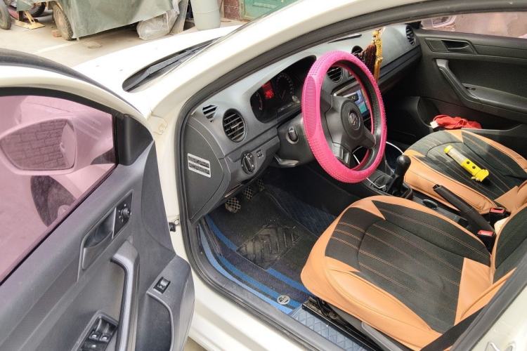 Used Volkswagen Jetta 2015 Zhuihui Edition 1.4L Manual Fashion Model Driver Seat