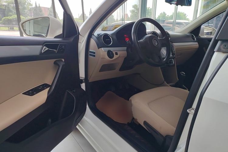 Used Volkswagen Jetta 2015 1.4L Manual Comfort Model Driver Seat