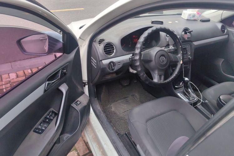 Used Volkswagen Jetta 2015 Value Edition 1.6L Automatic Comfort Version Driver Seat