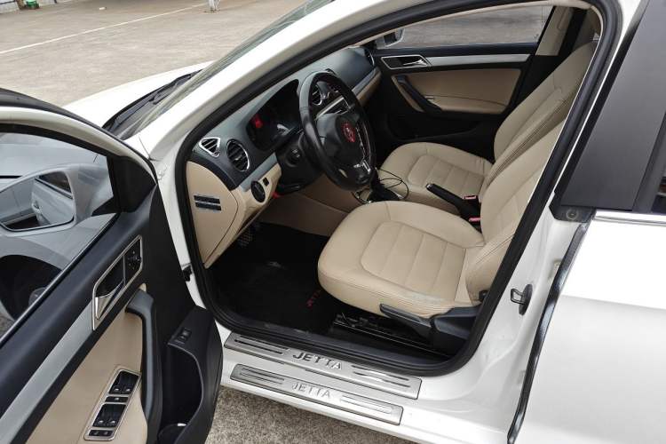Used Volkswagen Jetta 2015 1.6L Automatic Comfort Model Driver Seat
