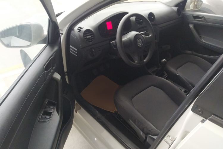 Used Volkswagen Jetta 2015 1.6L Manual Fashion Edition Driver Seat