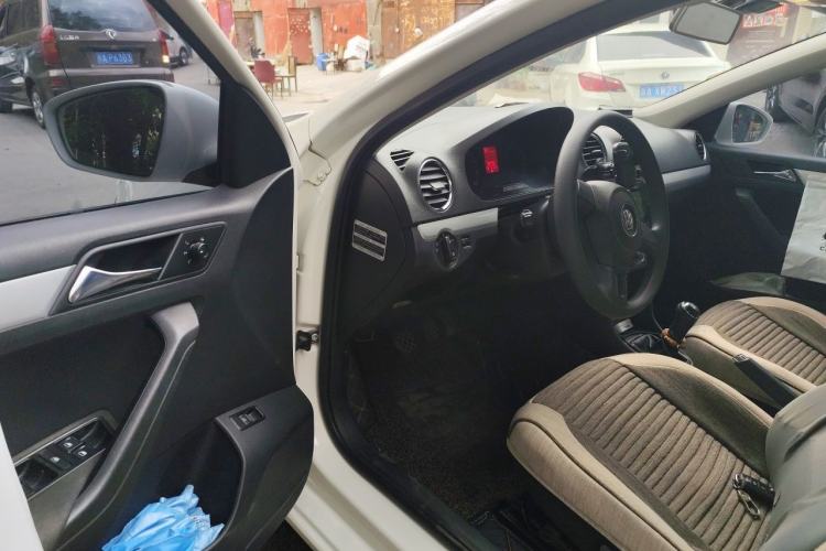 Used Volkswagen Jetta 2015 1.6L Manual Comfort Model Driver Seat
