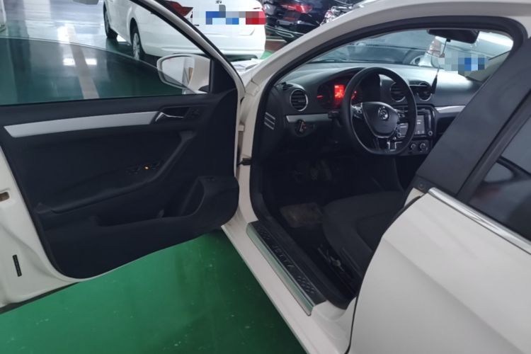 Used Volkswagen Jetta 2015 1.6L Manual Comfort Model Driver Seat