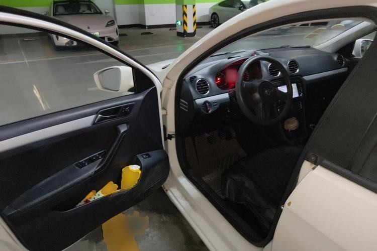 Used Volkswagen Jetta 2015 1.6L Manual Comfort Model Driver Seat