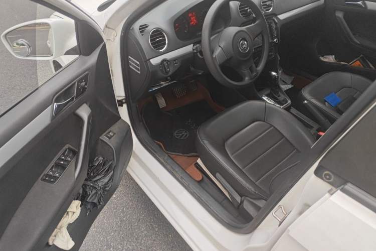 Used Volkswagen Jetta 2015 Value Edition 1.6L Automatic Comfort Version Driver Seat