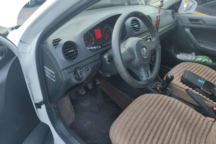 Used Volkswagen Jetta 2015 1.6L Manual Fashion Edition Driver Seat