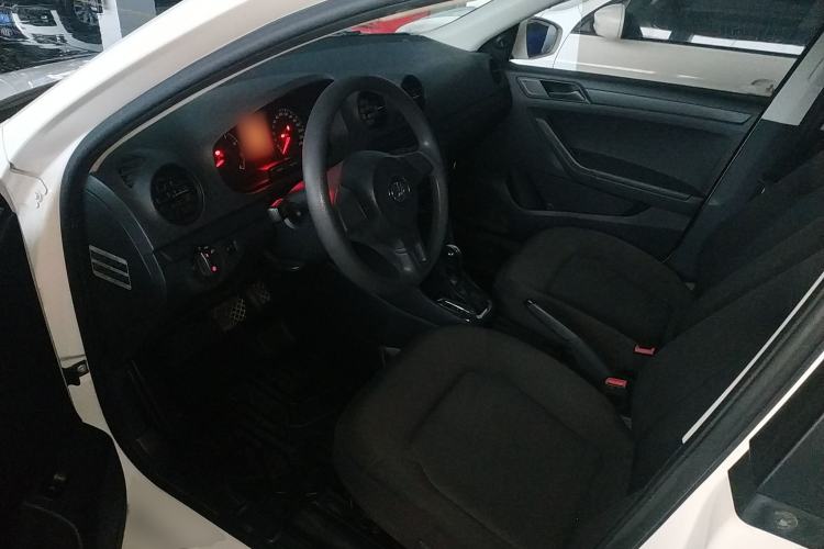 Used Volkswagen Jetta 2015 1.6L Automatic Fashion Model Driver Seat