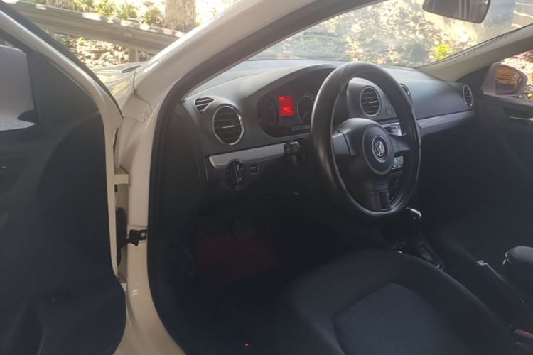 Used Volkswagen Jetta 2015 Value Edition 1.6L Automatic Comfort Version Driver Seat