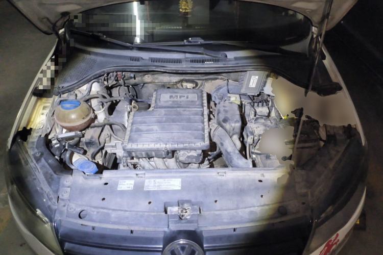 Used Volkswagen Jetta 2015 Zhuihui Edition 1.4L Manual Fashion Model Engine Bay