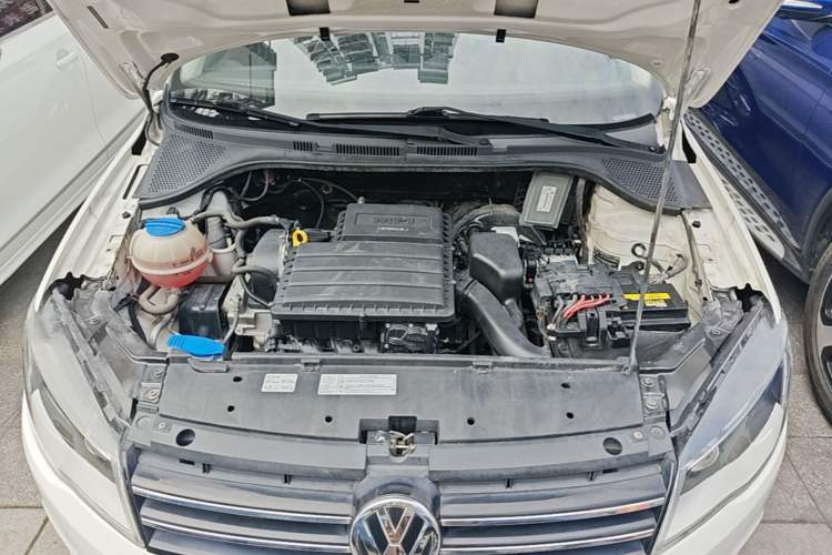 Used Volkswagen Jetta 2015 1.6L Manual Comfort Model Engine Bay