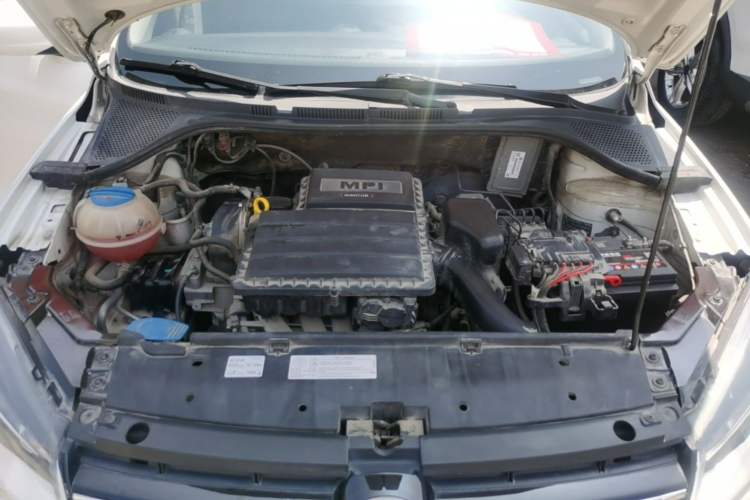 Used Volkswagen Jetta 2015 1.6L Manual Comfort Model Engine Bay