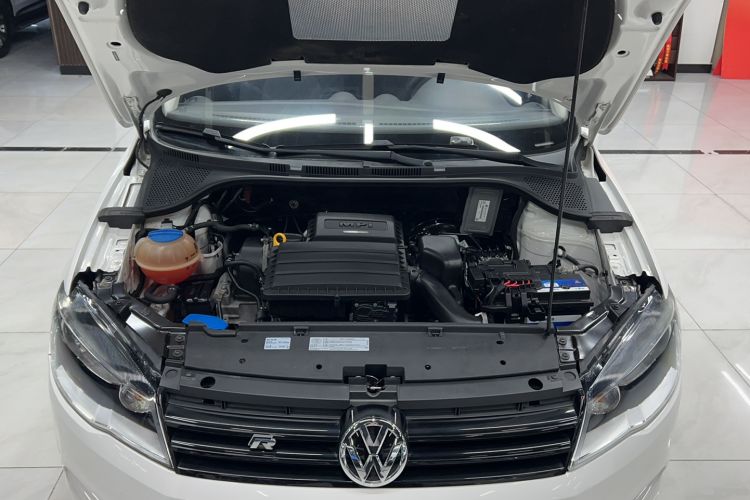 Used Volkswagen Jetta 2015 Zhuihui Edition 1.4L Manual Fashion Model Engine Bay