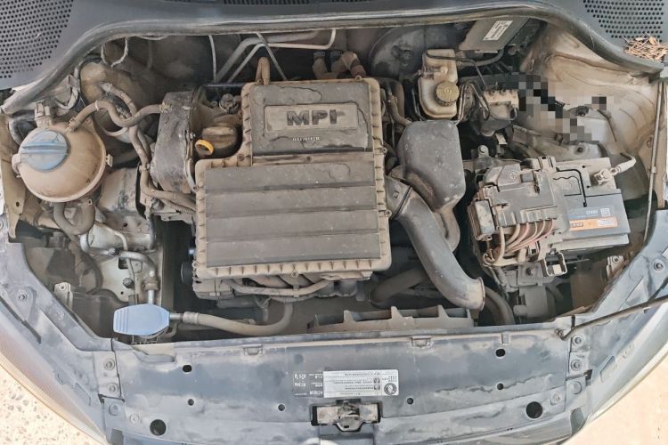 Used Volkswagen Jetta 2015 Zhuihui Edition 1.4L Manual Fashion Model Engine Bay
