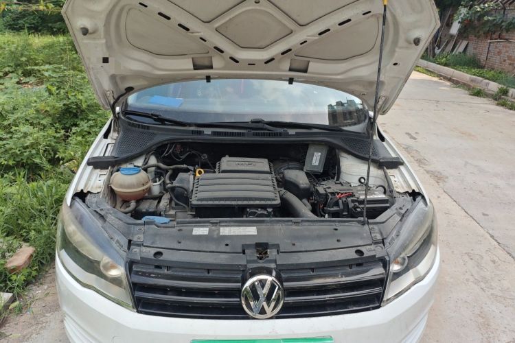 Used Volkswagen Jetta 2015 Value Edition 1.6L Manual Fashionable Style Engine Bay