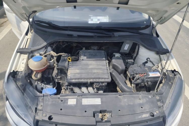 Used Volkswagen Jetta 2015 Value Edition 1.6L Manual Fashionable Style Engine Bay