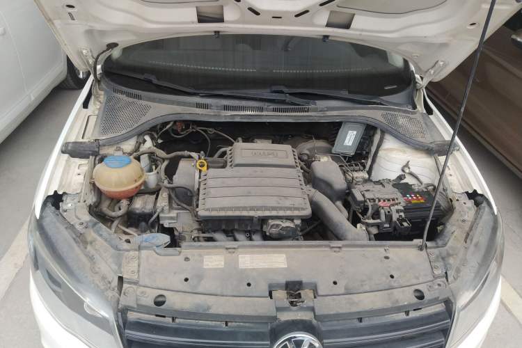 Used Volkswagen Jetta 2015 1.6L Manual Fashion Edition Engine Bay