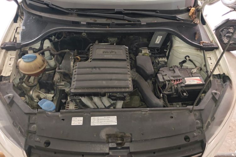 Used Volkswagen Jetta 2015 Zhuihui Edition 1.6L Manual Comfort Model Engine Bay