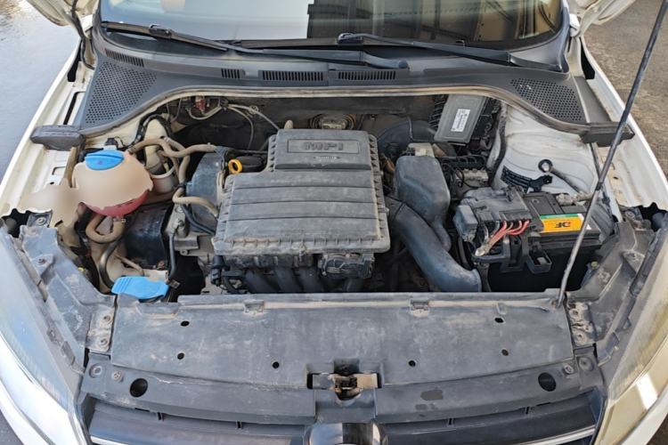 Used Volkswagen Jetta 2015 1.4L Manual Comfort Model Engine Bay