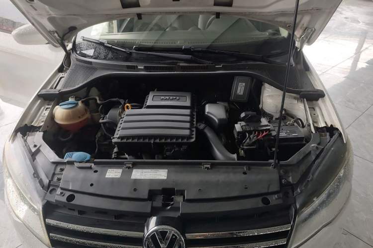 Used Volkswagen Jetta 2015 1.6L Manual Fashion Edition Engine Bay