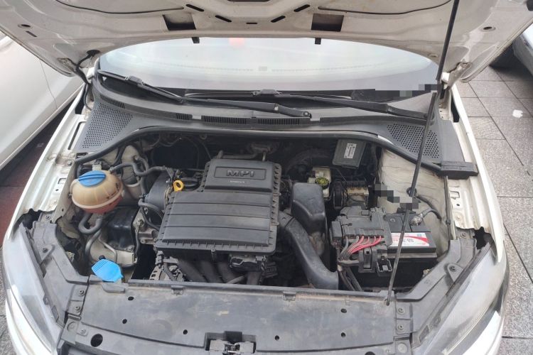 Used Volkswagen Jetta 2015 Value Edition 1.6L Manual Fashionable Style Engine Bay
