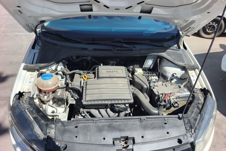 Used Volkswagen Jetta 2015 Value Edition 1.6L Manual Fashionable Style Engine Bay