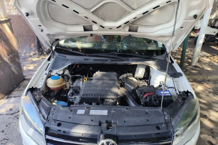Used Volkswagen Jetta 2015 Zhuihui Edition 1.6L Manual Comfort Model Engine Bay