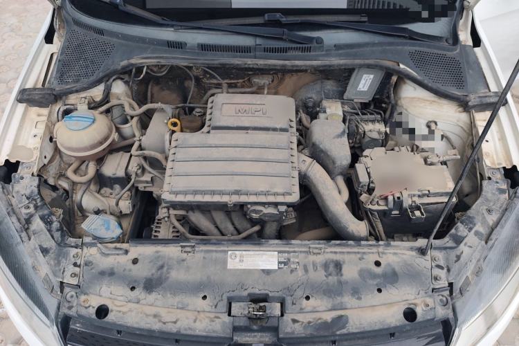 Used Volkswagen Jetta 2015 Zhihui Edition 1.4L Manual Comfort Model Engine Bay