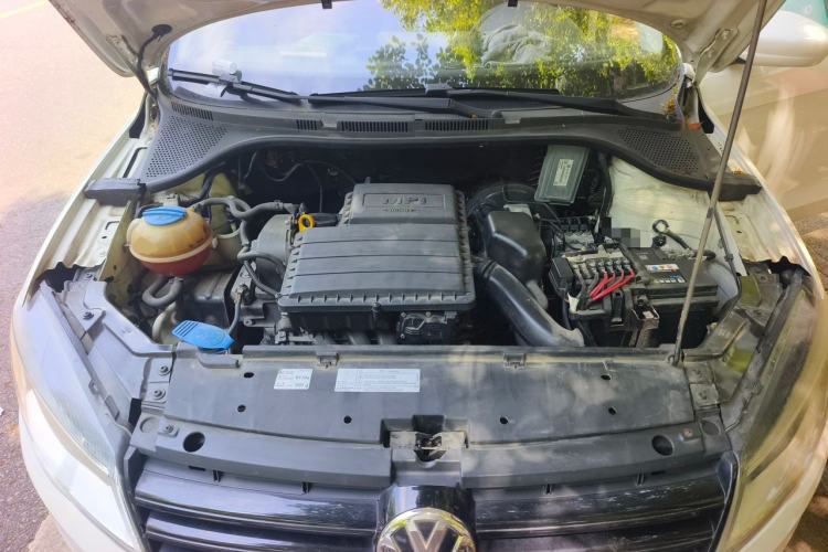 Used Volkswagen Jetta 2015 1.6L Manual Fashion Edition Engine Bay