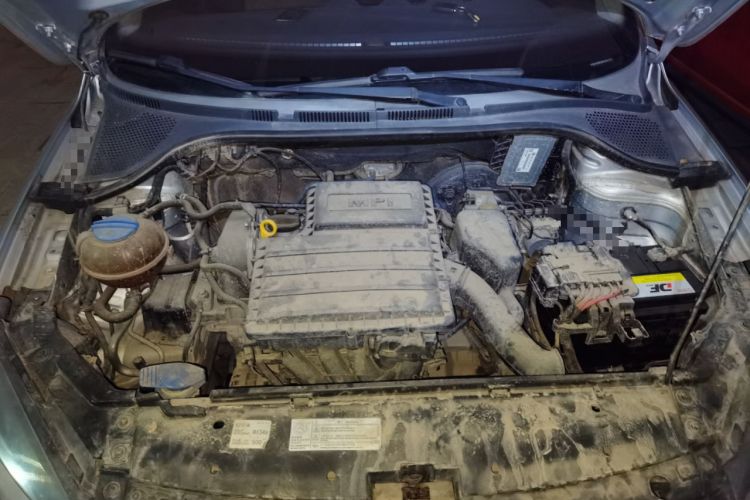 Used Volkswagen Jetta 2015 Zhuihui Edition 1.4L Manual Fashion Model Engine Bay
