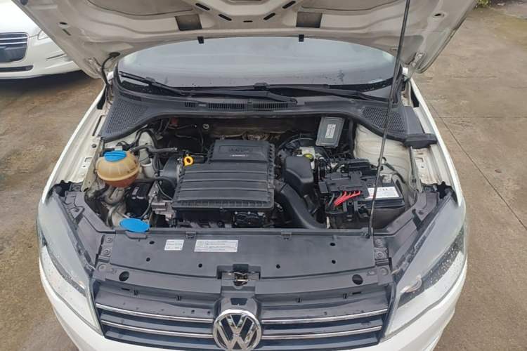 Used Volkswagen Jetta 2015 Value Edition 1.6L Automatic Comfort Version Engine Bay