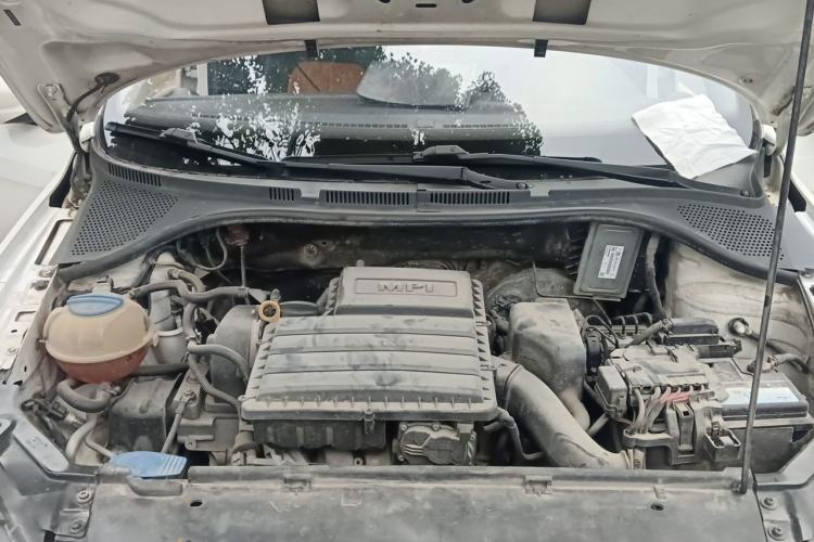 Used Volkswagen Jetta 2015 1.6L Automatic Fashion Model Engine Bay