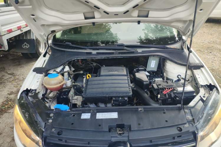 Used Volkswagen Jetta 2015 1.6L Manual Comfort Model Engine Bay