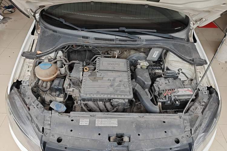 Used Volkswagen Jetta 2015 Value Edition 1.6L Automatic Comfort Version Engine Bay