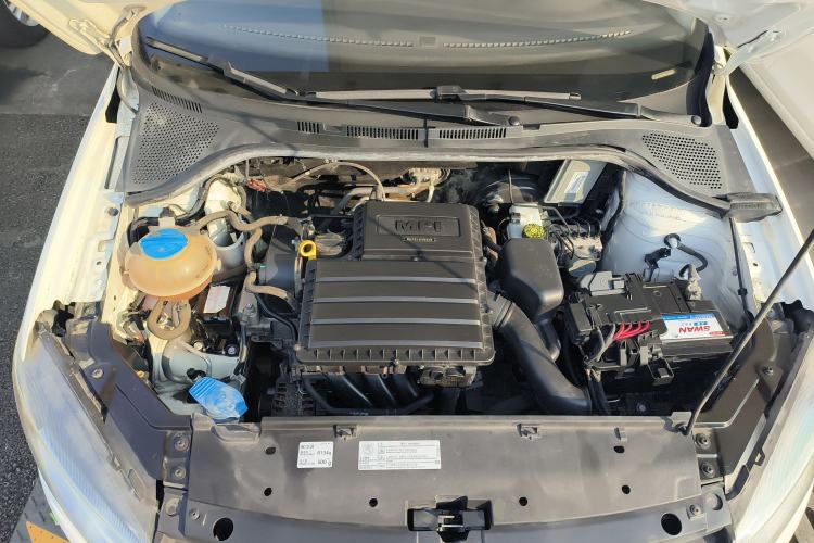 Used Volkswagen Jetta 2015 Value Edition 1.6L Manual Fashionable Style Engine Bay