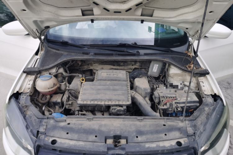 Used Volkswagen Jetta 2015 1.6L Manual Comfort Model Engine Bay