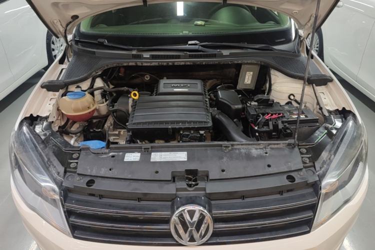 Used Volkswagen Jetta 2015 Value Edition 1.6L Manual Fashionable Style Engine Bay