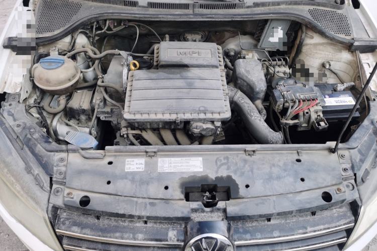 Used Volkswagen Jetta 2015 Zhuihui Edition 1.4L Manual Fashion Model Engine Bay