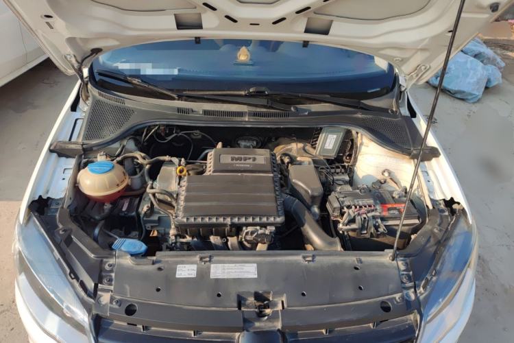 Used Volkswagen Jetta 2015 Value Edition 1.6L Manual Fashionable Style Engine Bay